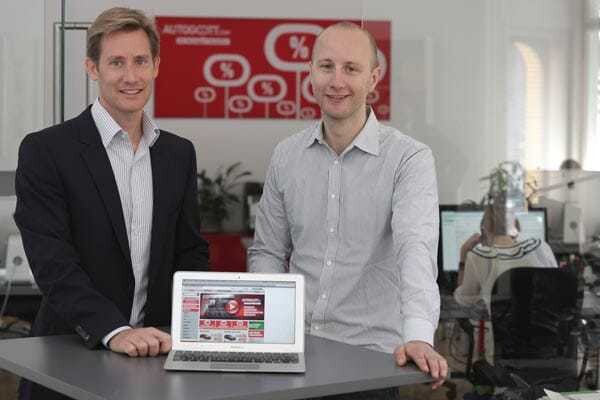 © Autogott.at Stefan Mladek und Lorenz Loidl, die Geschäftsführer von Autogott.at. (v.l.)
