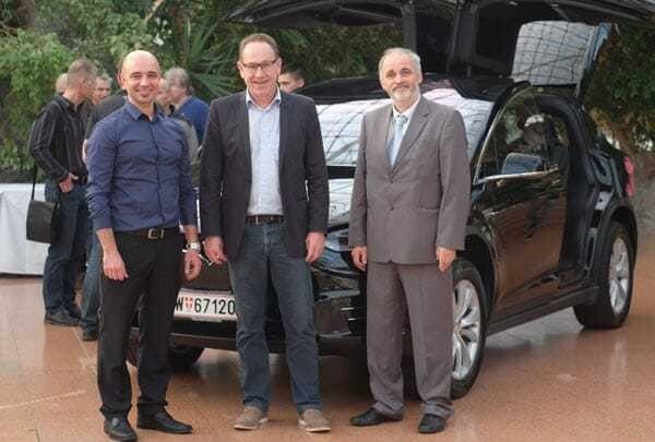 © Peter Seipel Deniz Kartal (Geschäftsführer Evalus), Bernhard Leitgeb (Direktor BS Mattighofen), Markus Fuchs (Direktor Siegfried Marcus BS Wien) (v.l.).