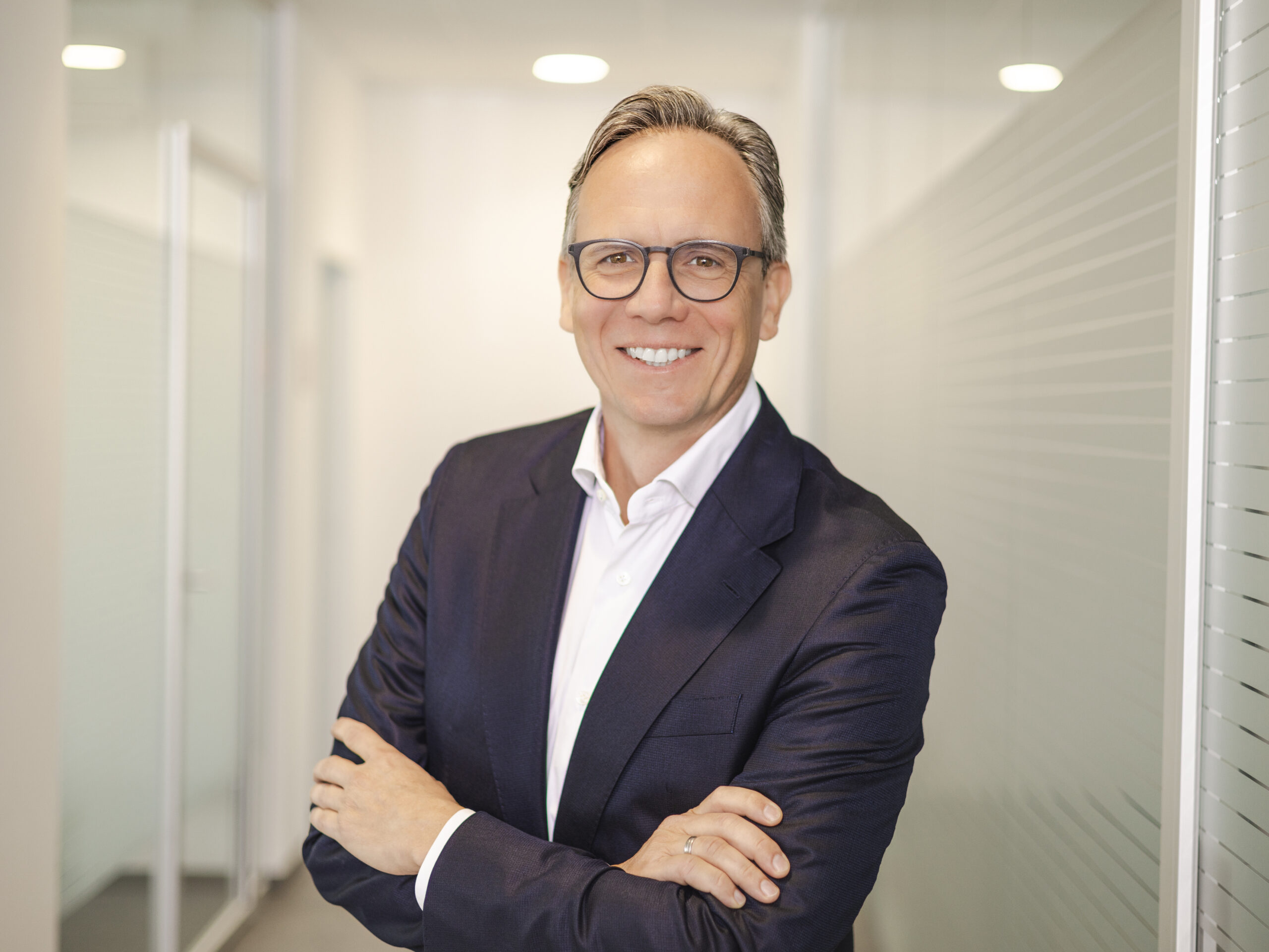 Banner vertieft Zusammenarbeit mit Autoindustrie